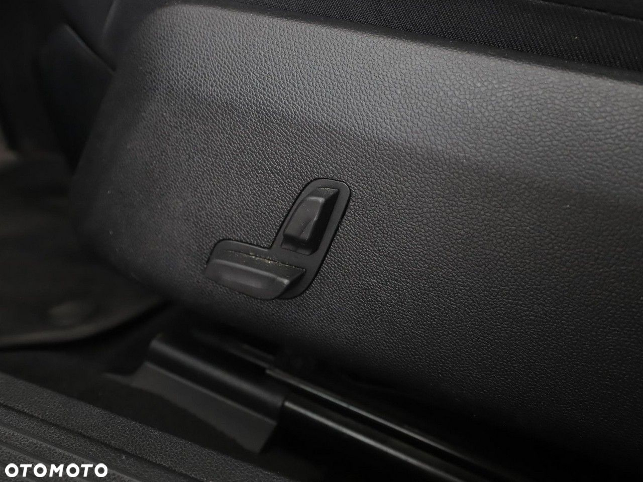 Mercedes-Benz Klasa E 200 9G-TRONIC Avantgarde - 34