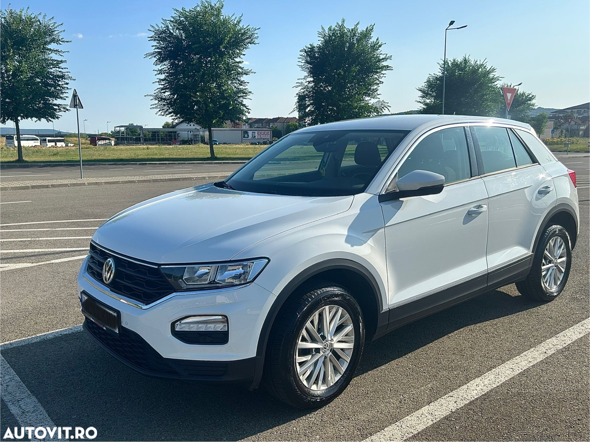 Volkswagen T-ROC 1.6 TDI Design - 1
