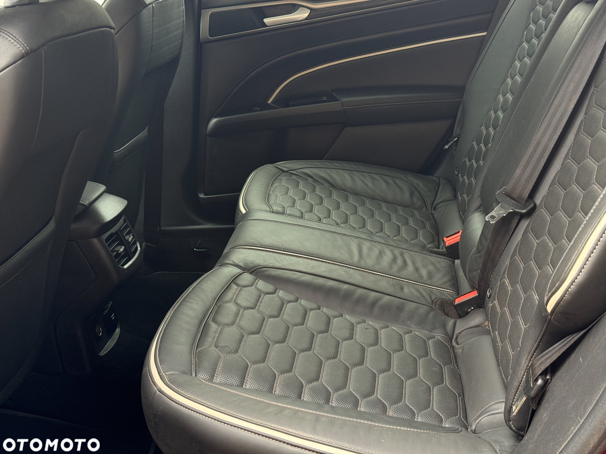 Ford Mondeo 2.0 EcoBlue Vignale - 19