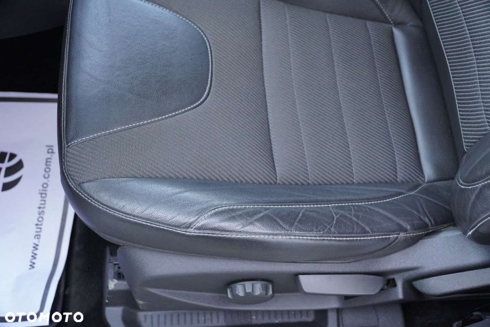 Ford Kuga 2.0 TDCi 2x4 Titanium - 18