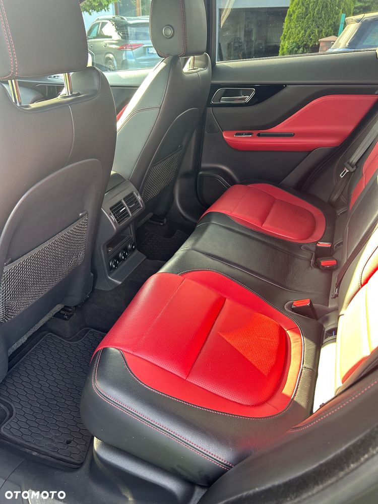 Jaguar F-Pace 2.0 i4D AWD R-Sport - 9