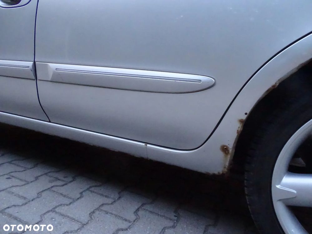 Nissan Maxima 2.0 Comfort - 33