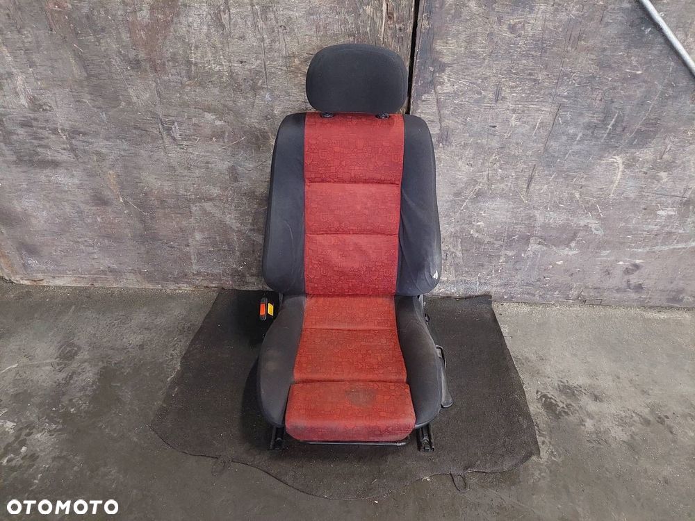 FOTEL LEWY PRZÓD OPEL ZAFIRA A - 1