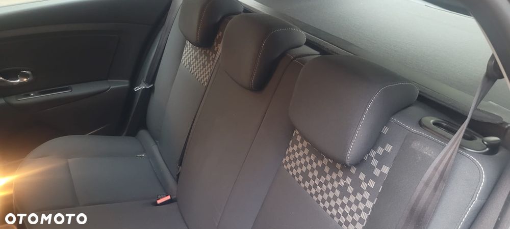Renault Megane dCi 110 FAP EDC Dynamique - 12