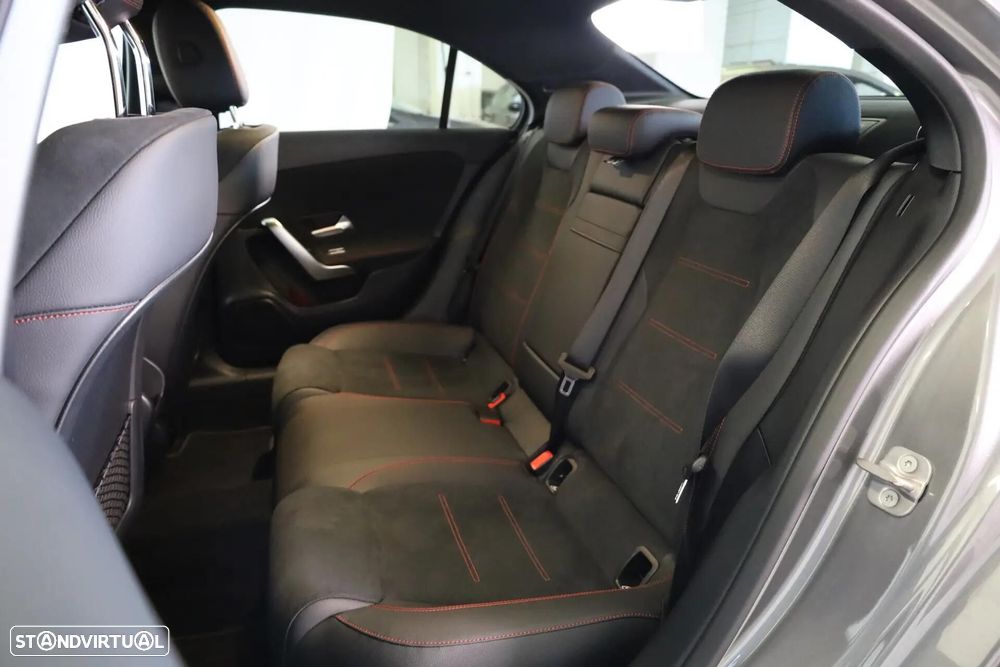 Mercedes-Benz A 180 Limousine d AMG Line Aut. - 28