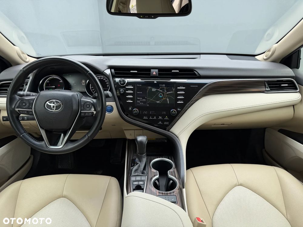 Toyota Camry 2.5 Hybrid Executive CVT - 33