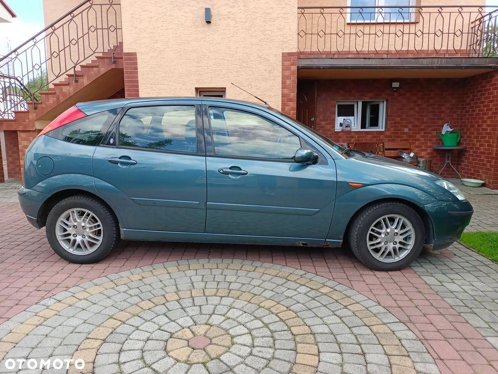 Ford Focus Ghia - 2