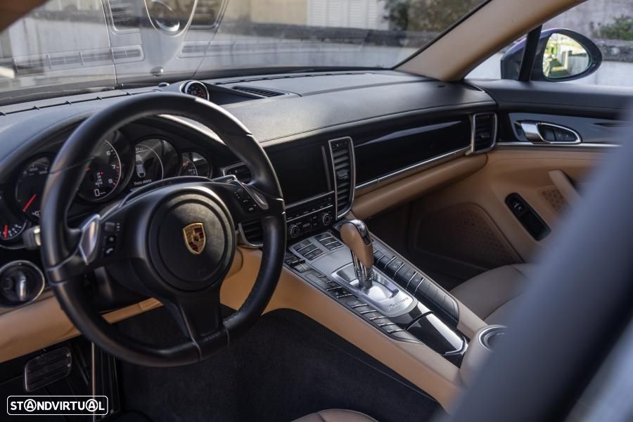 Porsche Panamera 4 Edition PDK - 22