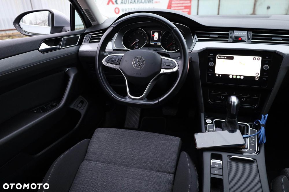 Volkswagen Passat - 32