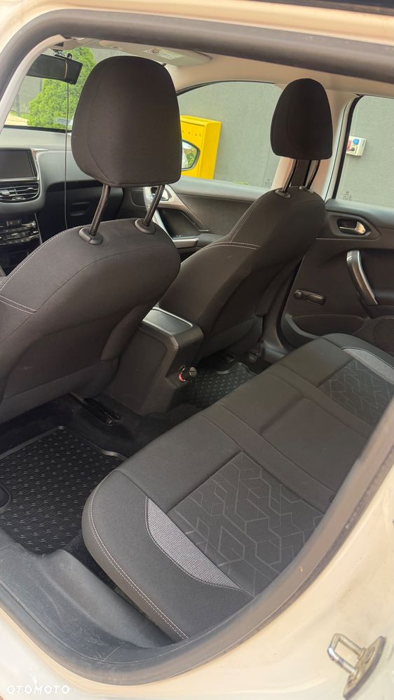 Peugeot 2008 1.2 Pure Tech Active - 9