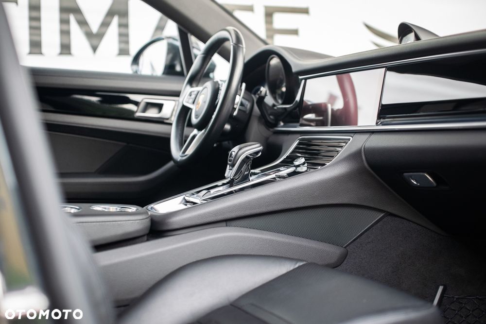 Porsche Panamera 4 E-Hybrid Executive - 11