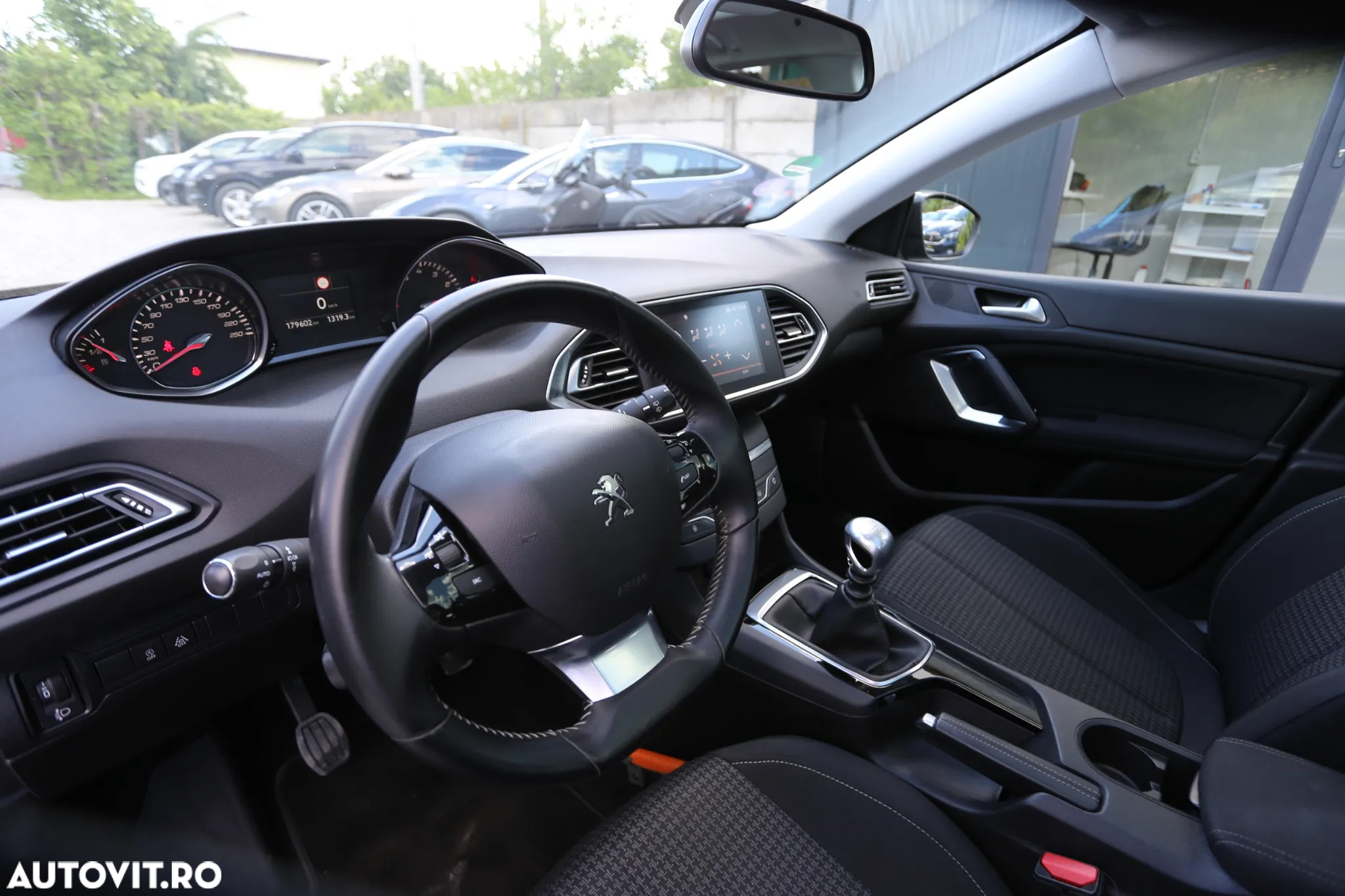 Peugeot 308 1.2 e-THP STT Allure - 12