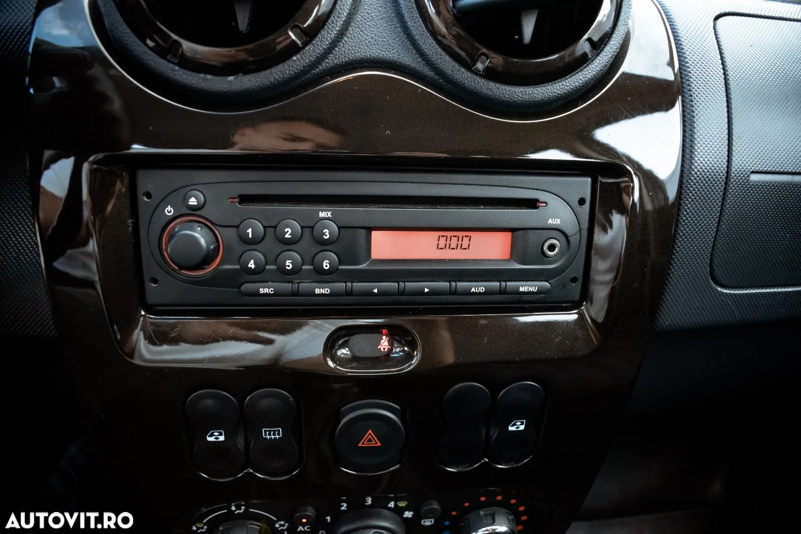 Dacia Duster 1.6 4x2 Laureate - 23