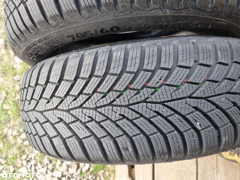 Opony CONTINENTAL WINTER CONTACT TS870 205/60R16 96H 2025r,2x7,7mm super - 2