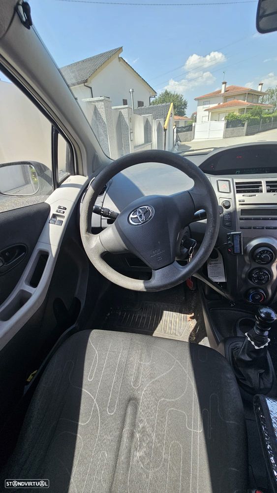 Toyota Yaris 1.4 D-4D Comfort - 3