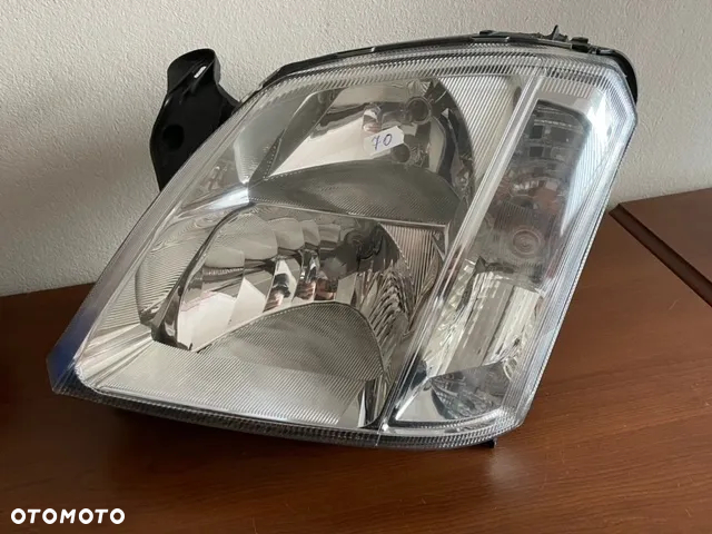 REFLEKTOR LAMPA LEWA PRZÓD 93175364 OPEL MERIVA A - 2