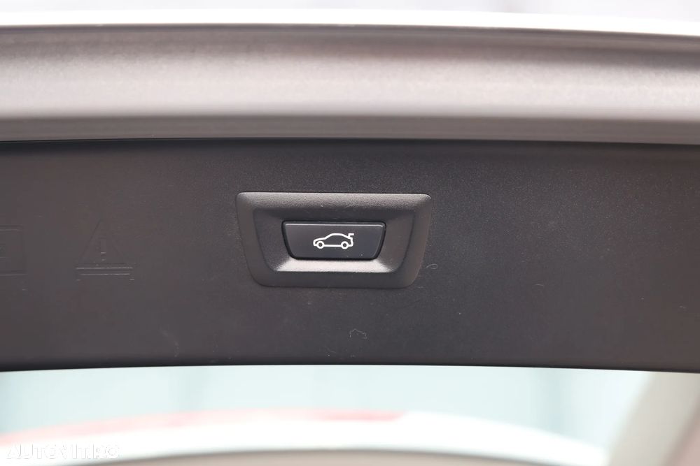BMW Seria 5 520i Aut. Modern Line - 29