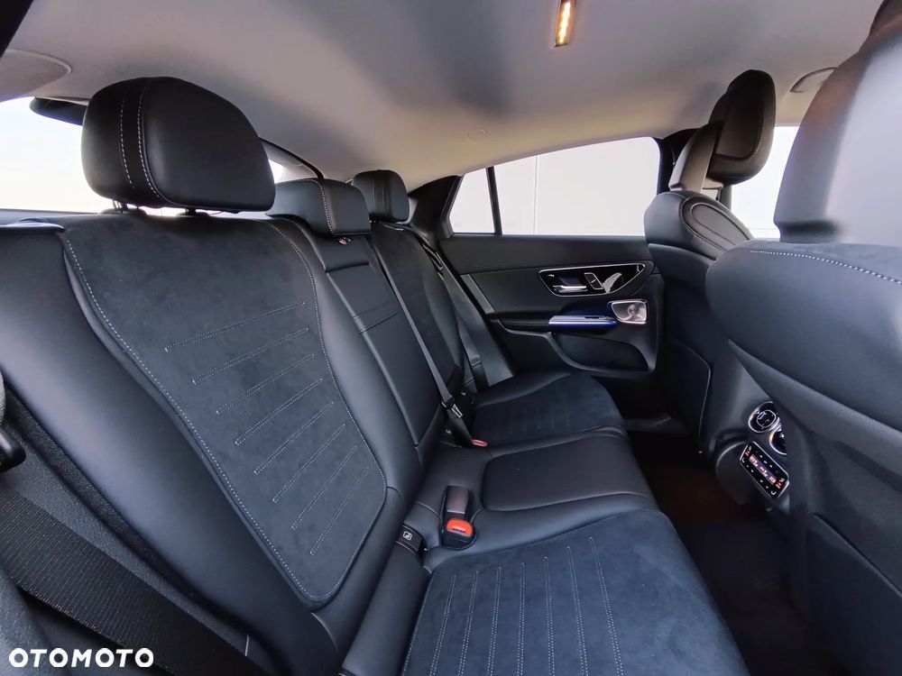 Mercedes-Benz GLC ver-300-e-4--matic-amg-line - 6