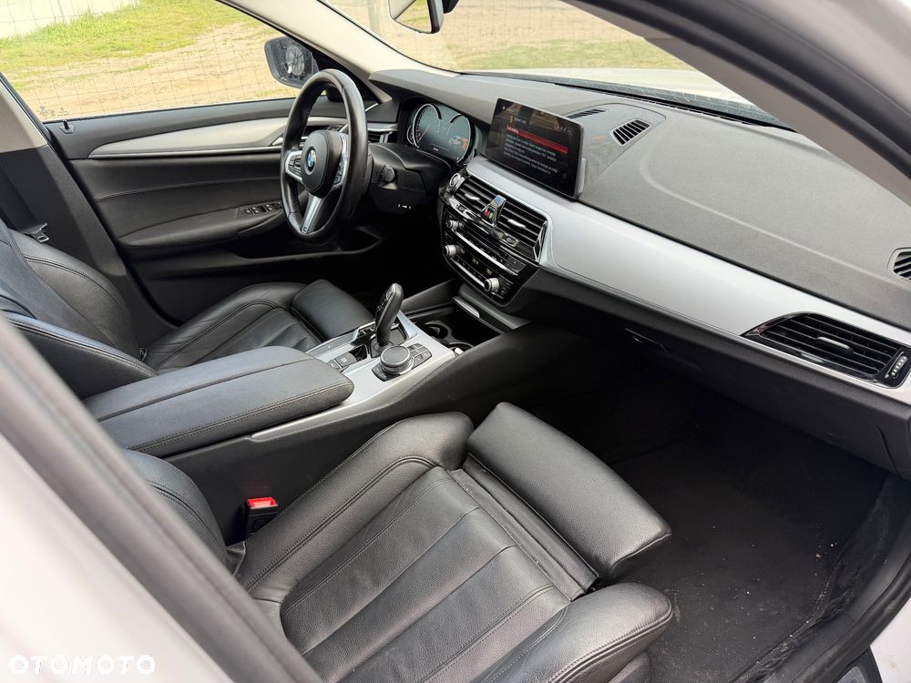 BMW Seria 5 520d Sport Line - 8