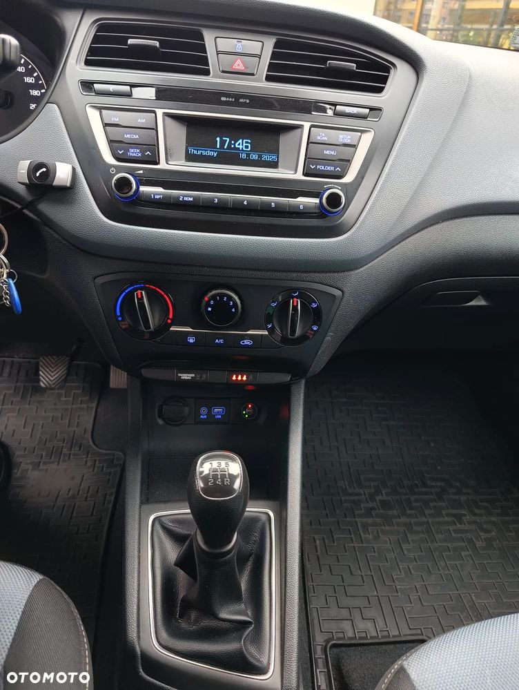 Hyundai i20 1.2 BlueDrive Classic + - 6