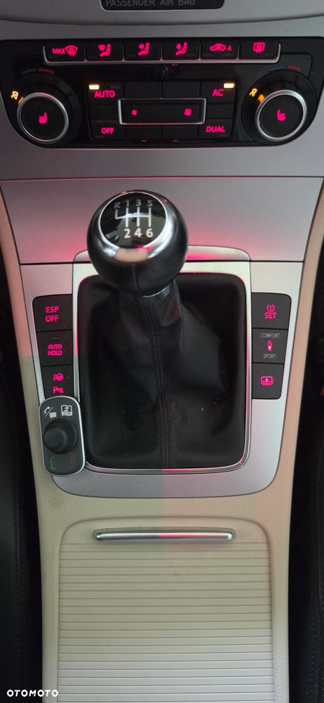 Volkswagen Passat CC - 23