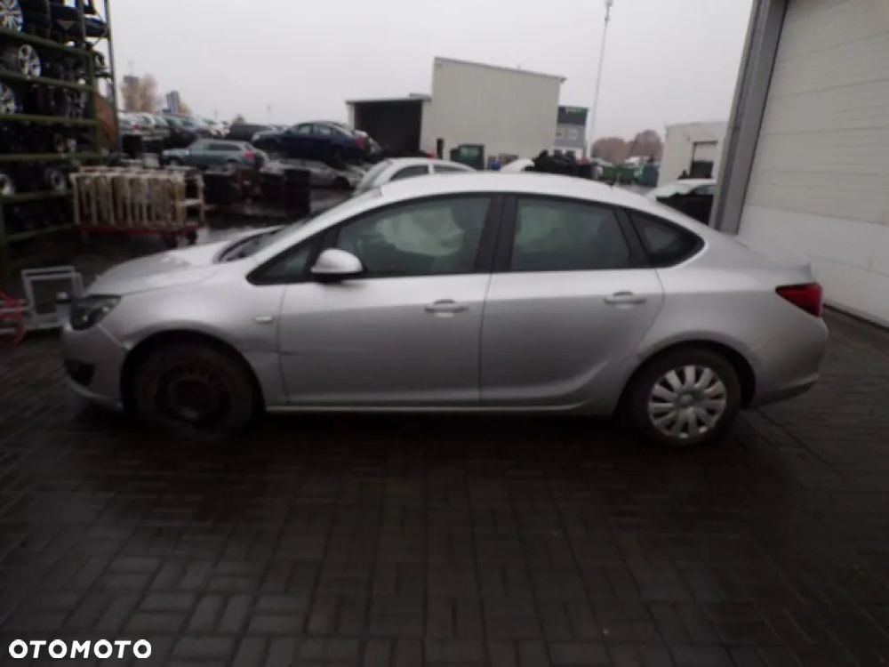 Części - Opel Astra 4 IV J 1.4 T SEDAN LIFT 15R - 1