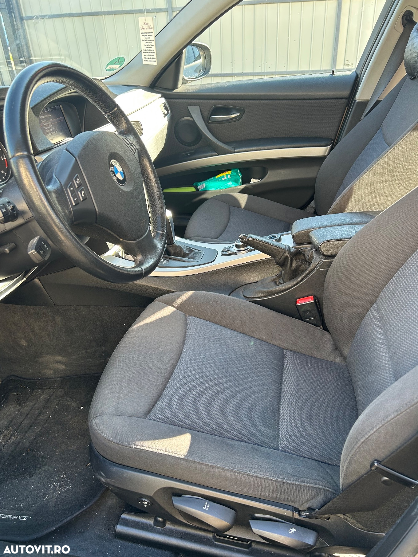 BMW Seria 3 318d DPF Touring Aut. - 13