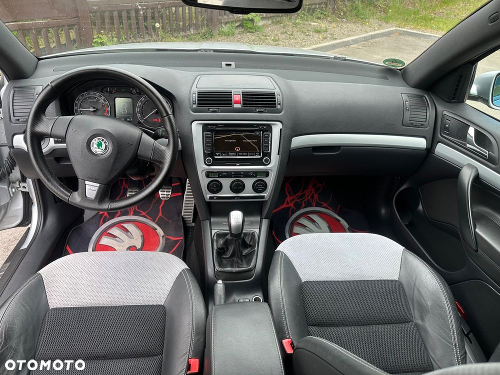 Skoda Octavia 2.0 TDI CR DPF RS - 5