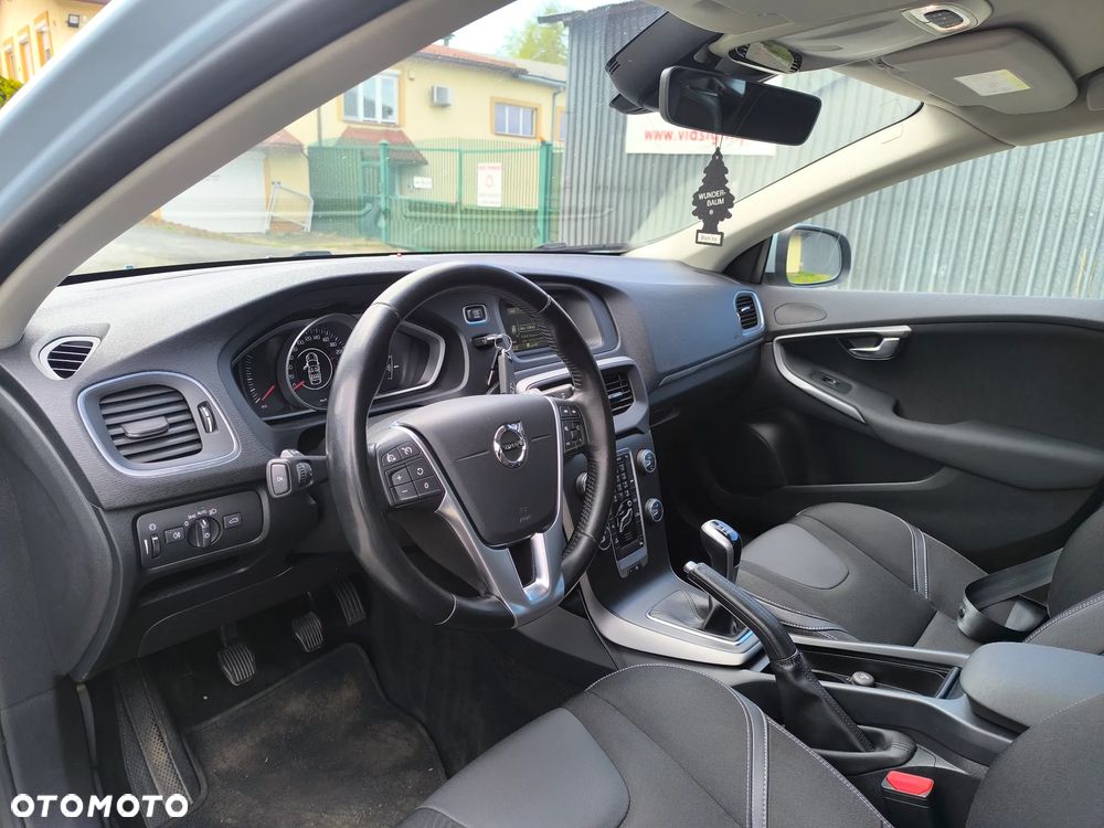 Volvo V40 D2 Momentum - 12
