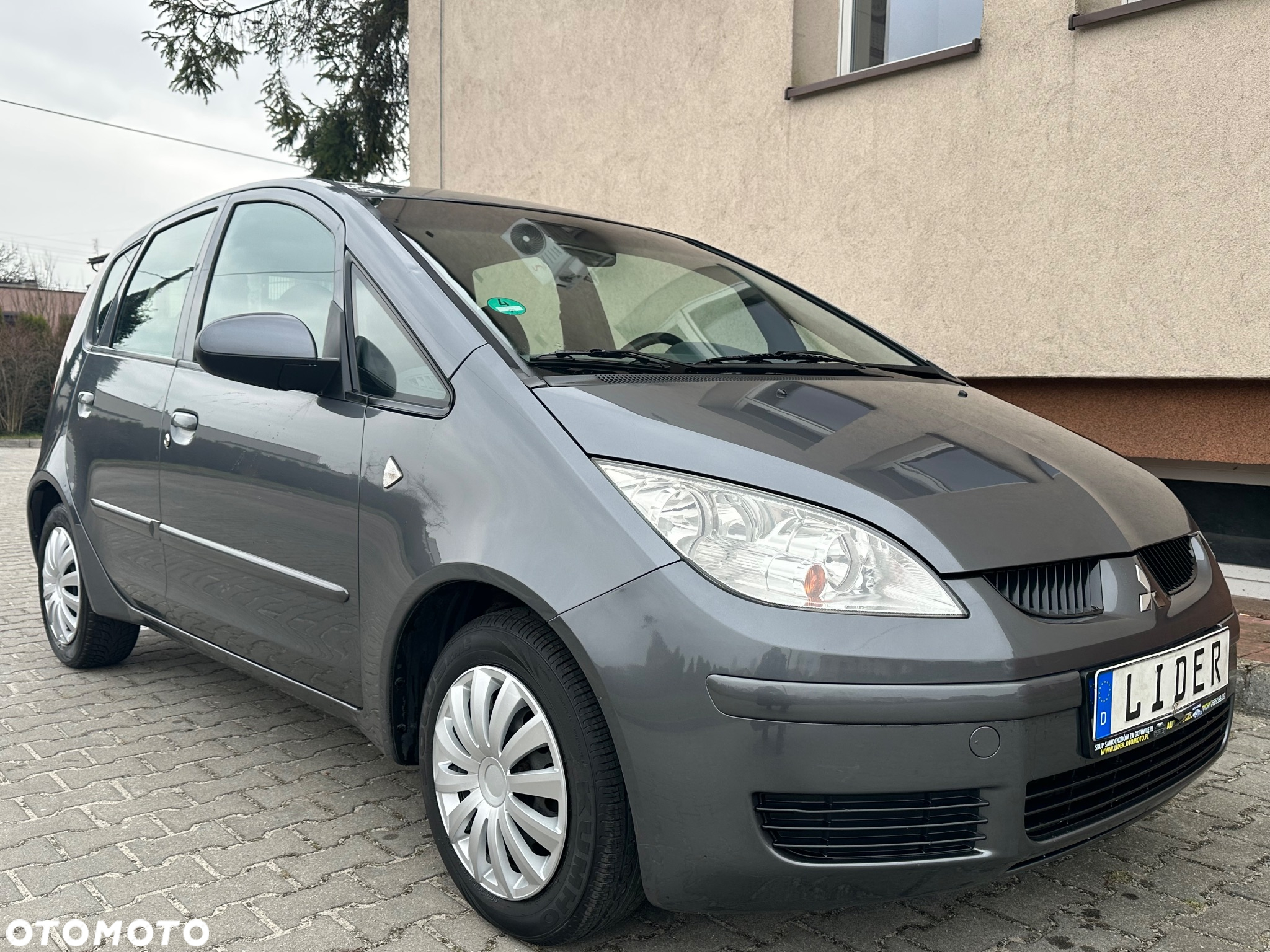 Mitsubishi Colt - 2