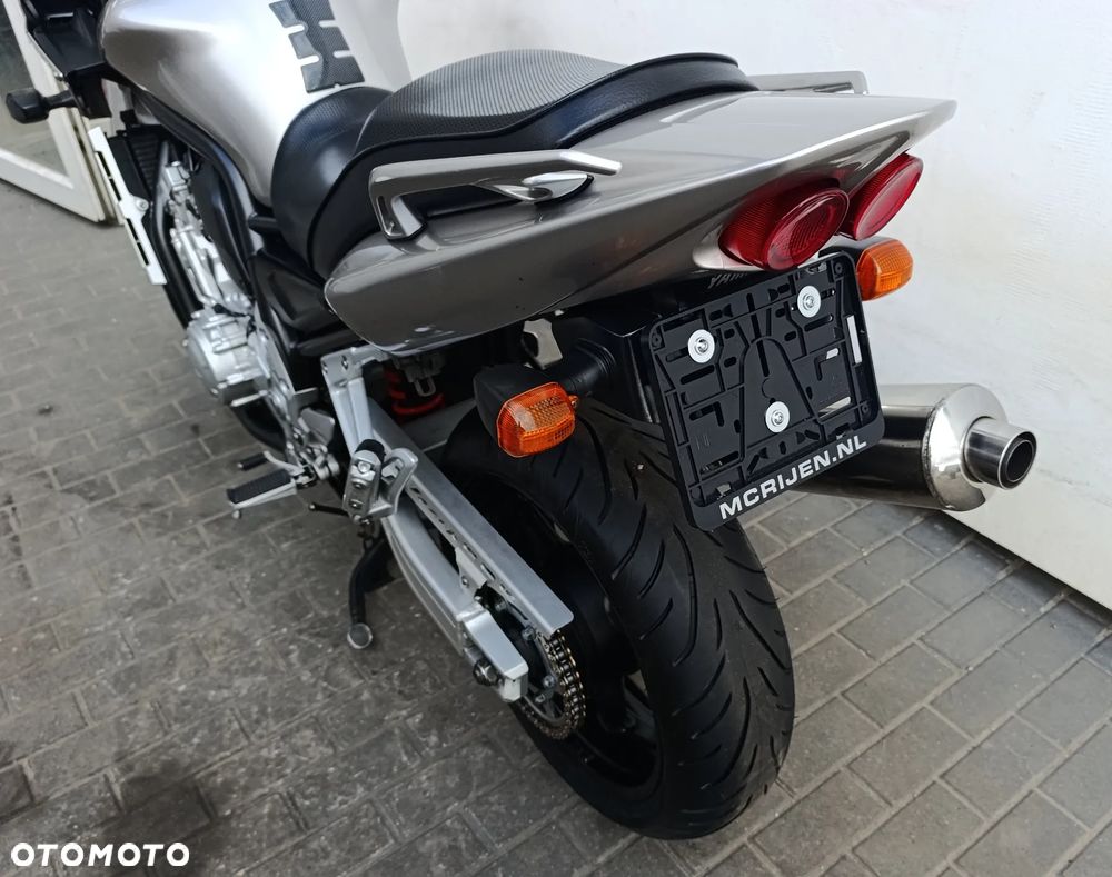 Yamaha FZS - 20