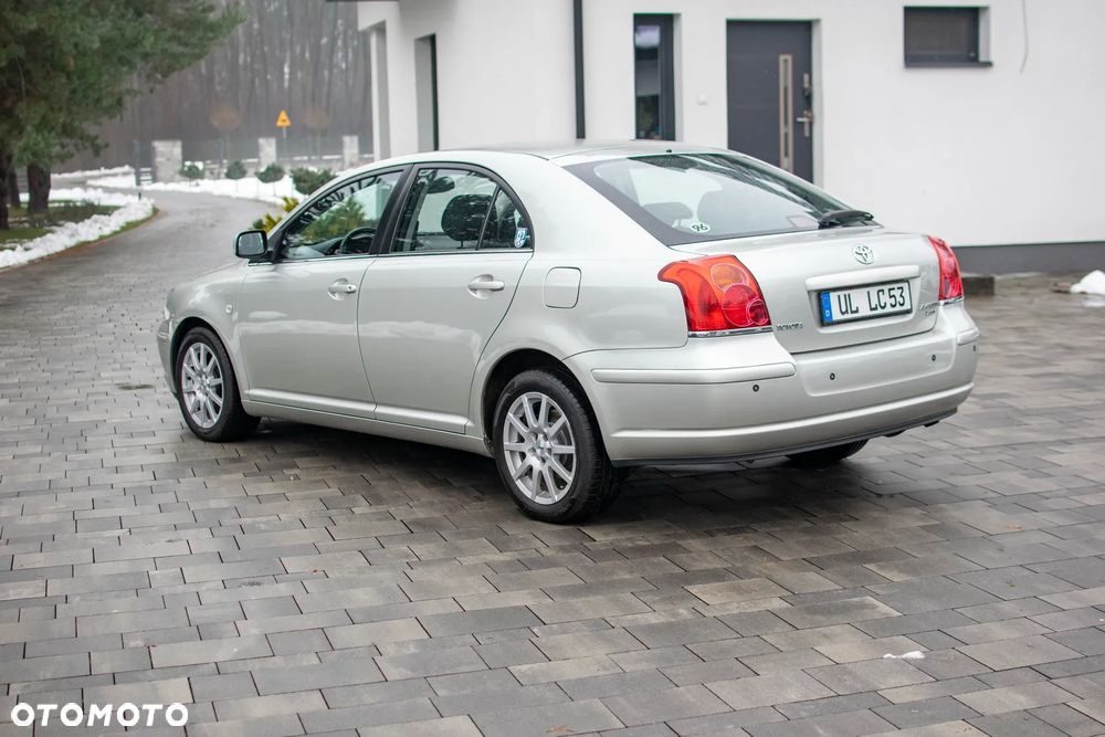 Toyota Avensis - 28