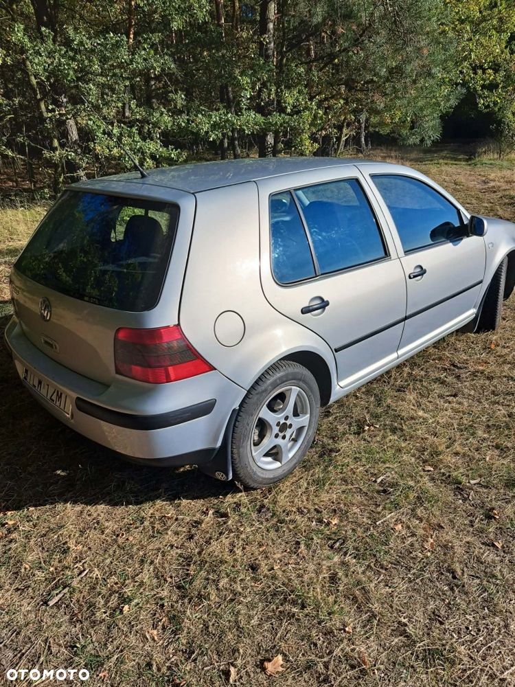 Volkswagen Golf - 2