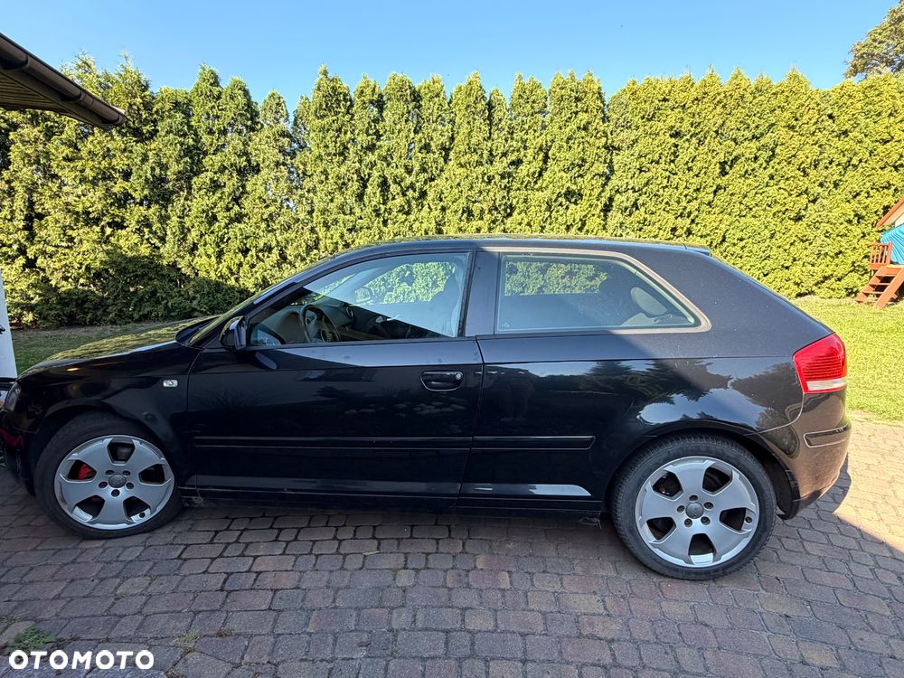 Audi A3 3-drzwiowe 2.0 FSI Ambition - 11