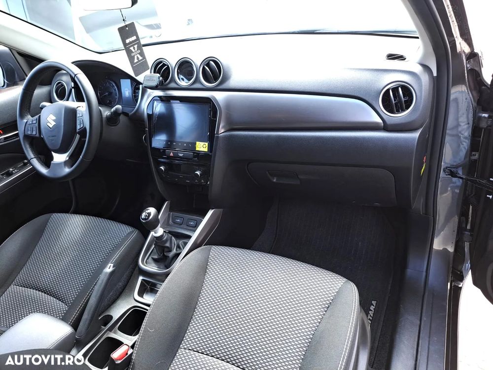 Suzuki Vitara 1.4 Boosterjet MHEV Passion - 13