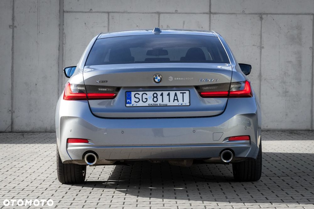 BMW Seria 3 320d xDrive - 10