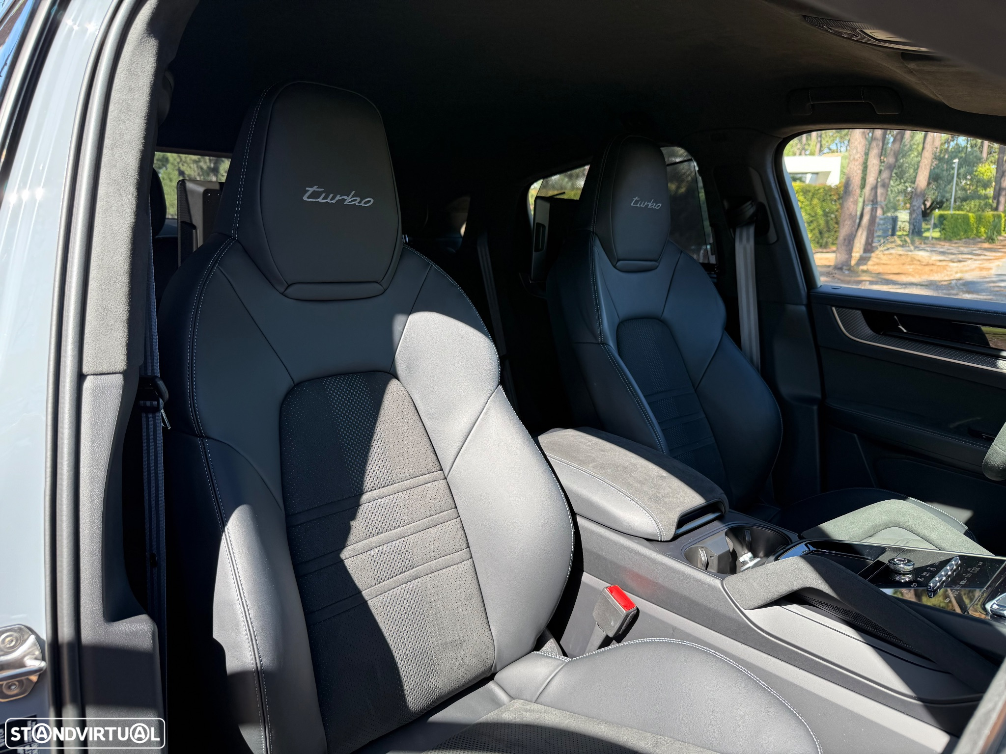 Porsche Cayenne Coupé Turbo E-Hybrid Pacote GT - 18