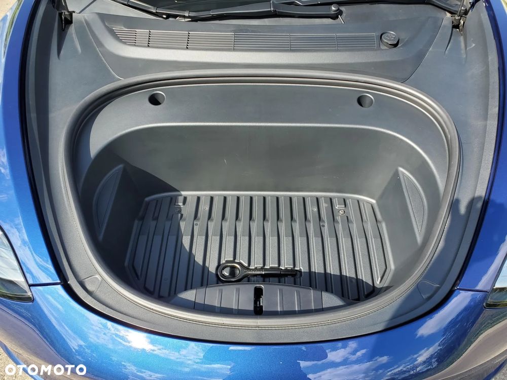 Tesla Model 3 Langstreckenbatterie Allradantrieb Dual Motor - 16