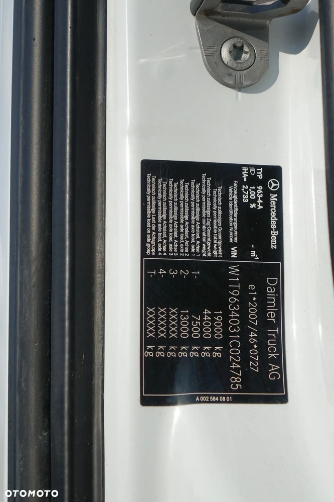 Mercedes-Benz ACTROS 1848 / EURO 6 / STANDARD / AUTOMAT / RETARDER / HYDRAULIKA / LODÓWKA / NAWIGACJA GPS - 32