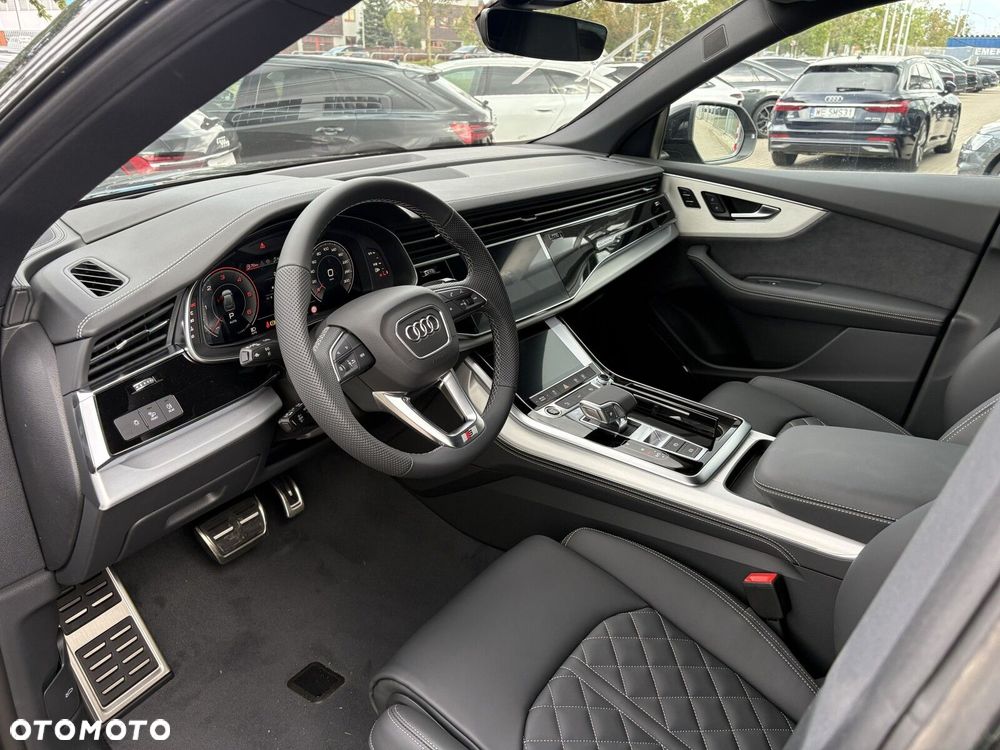 Audi Q8 - 12