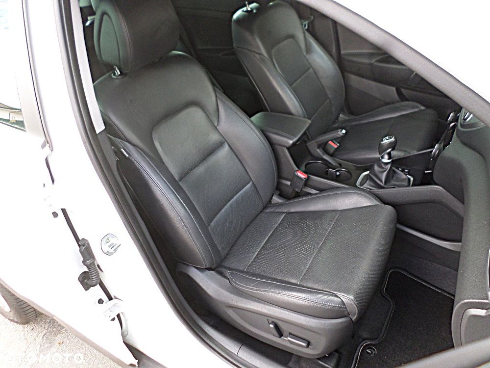 Hyundai Tucson 1.6 GDI BlueDrive Style 2WD - 11