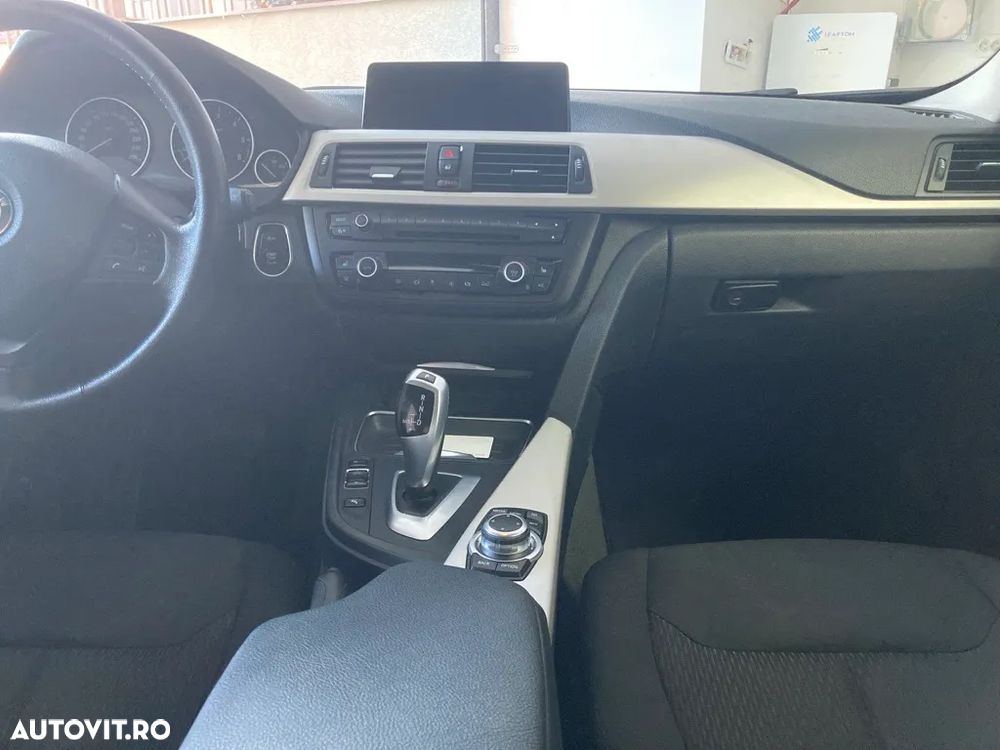 BMW Seria 3 320d Aut. - 15