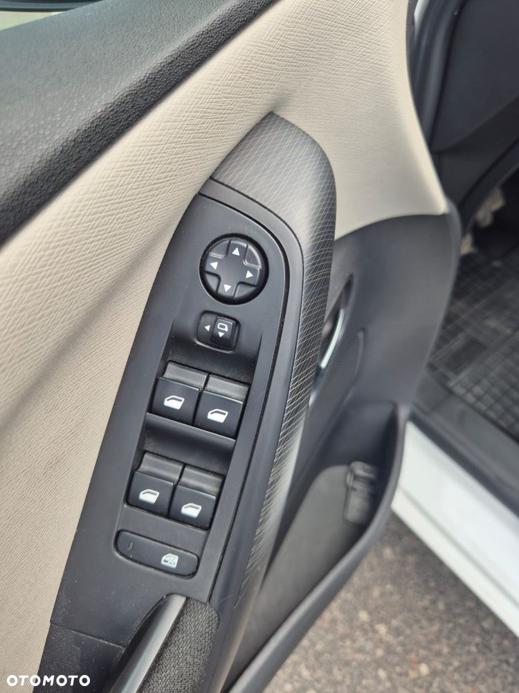 Citroën C4 Picasso 1.2 PureTech Shine S&S - 16