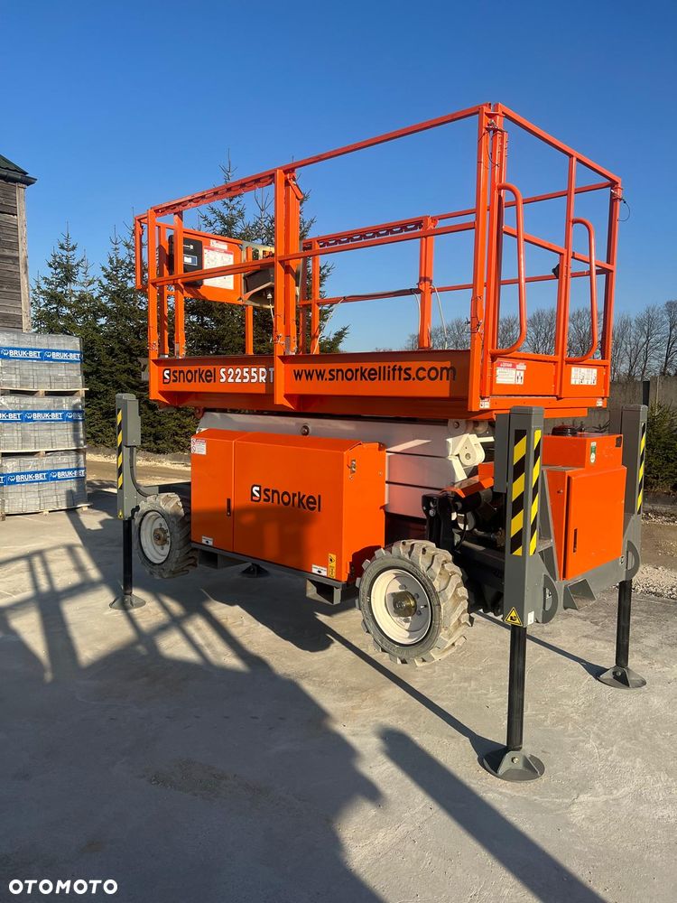 Snorkel S2255RT Podnośnik nożycowy 4x4 Diesel 50 mth 420KG Platforma Genie Skyjack - 2