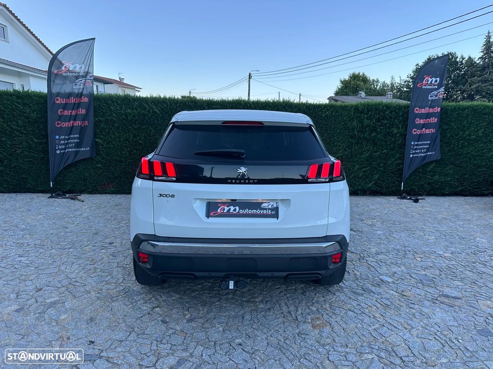 Peugeot 3008 PureTech 130 Stop & Start GPF Allure — fotografia 6
