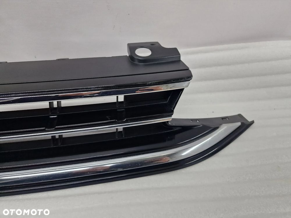 VW GOLF SPORTSVAN 510 LIFT 17- ATRAPA / GRILL PRZEDNI PRZÓD , NR 510853653H / 510853651AN/AP , NR AUKCJI GL72 - 6