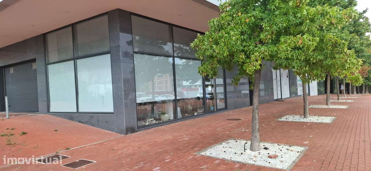 Imóvel comercial em Coimbra para arrendar - Grande imagem: 2/3