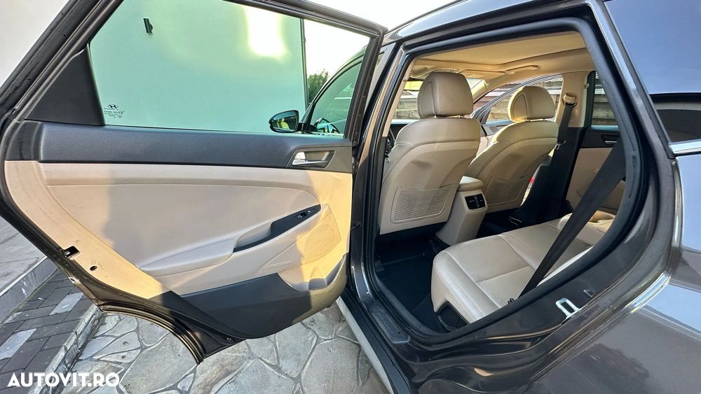 Hyundai Tucson 2.0 CRDI 4WD 6AT Luxury Pack+ - 13