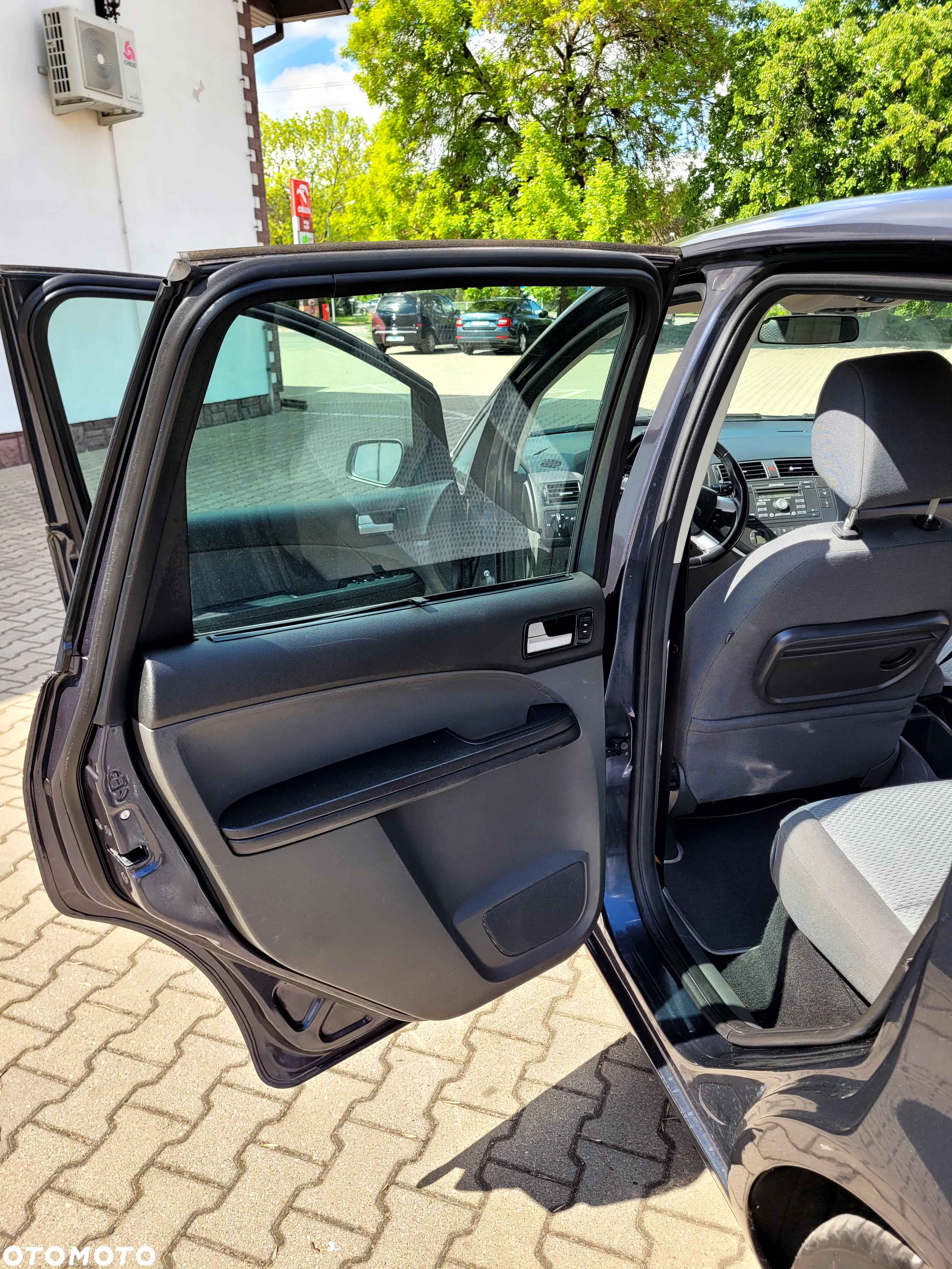 Ford C-MAX 1.8 Ghia - 30