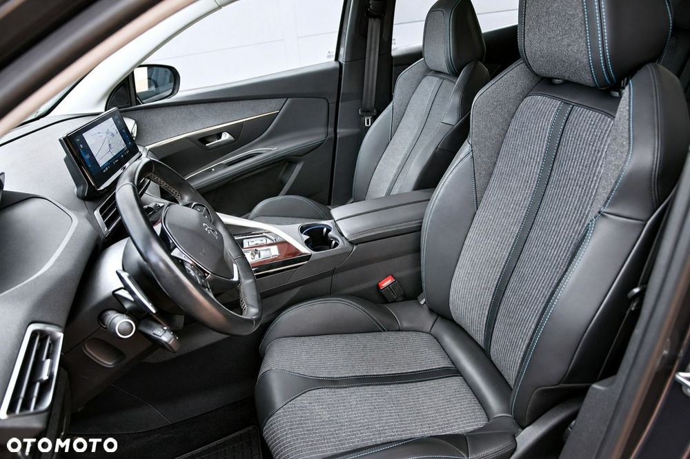 Peugeot 3008 1.6 PureTech Hybrid PHEV Allure Pack S&S EAT8 - 24